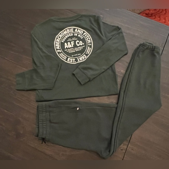 Boys Clothing size Large (10-12) Abercrombie and Under Armour - Picture 13 of 16